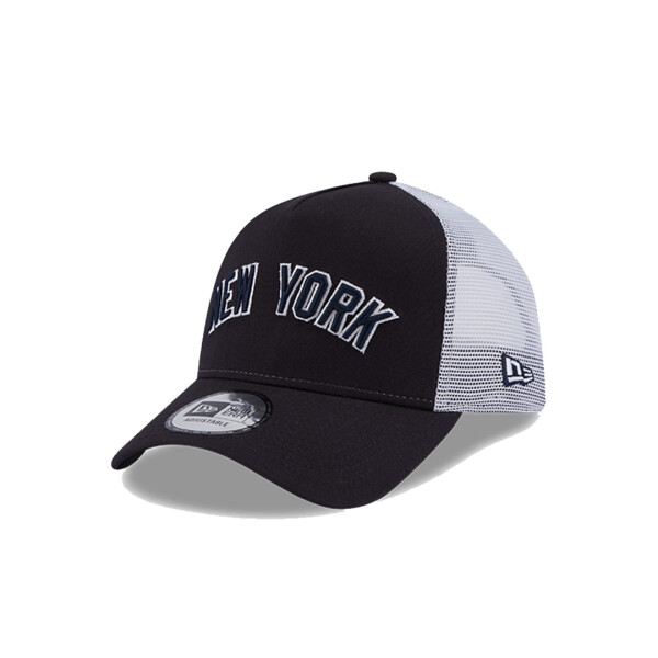 940 AF TRUCKER TEAM SCRIPT - NEW ERA NEGRO/BLANCO