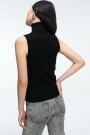 TOP SIN MANGAS Negro