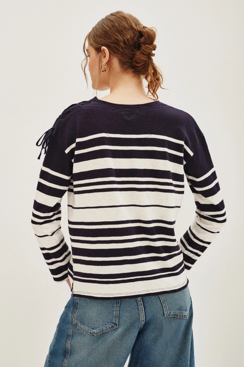 Remera Line Patch Azul