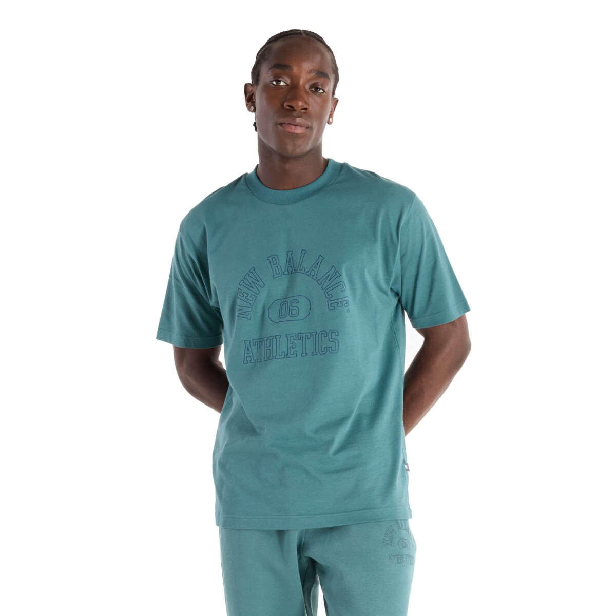 Remera New Balance de Hombre - GRAPHIC T-SHIRT - MT43504NUS - NEWSPRUC 