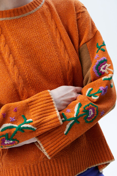 Nuevo Sweater Camelia Naranja
