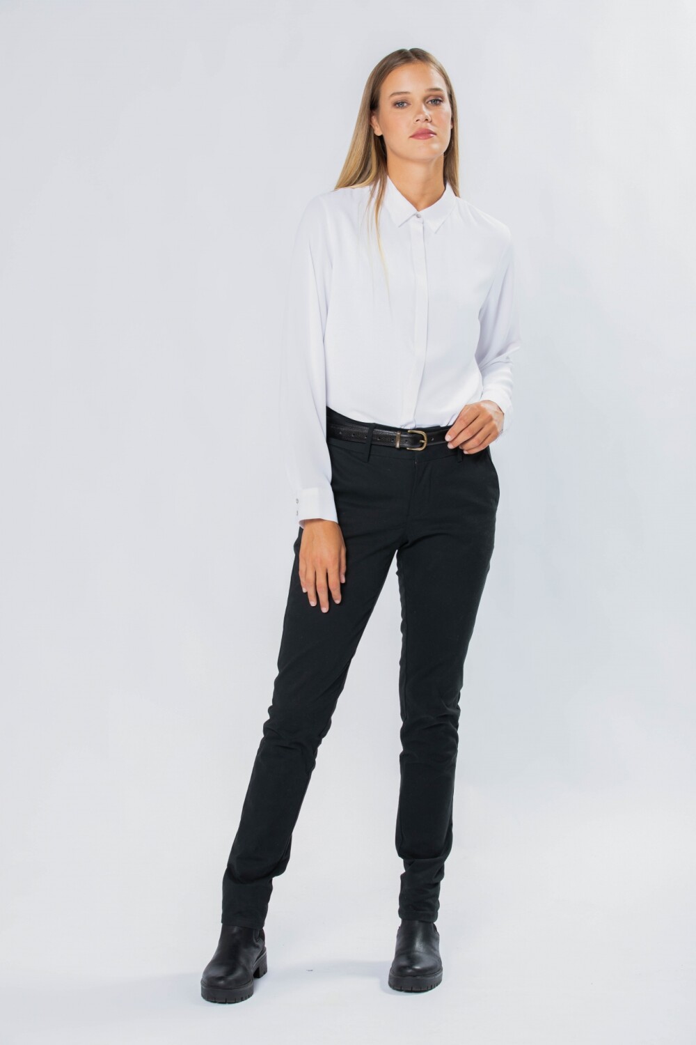 PANTALÓN DE GABARDINA SKINNY NEGRO