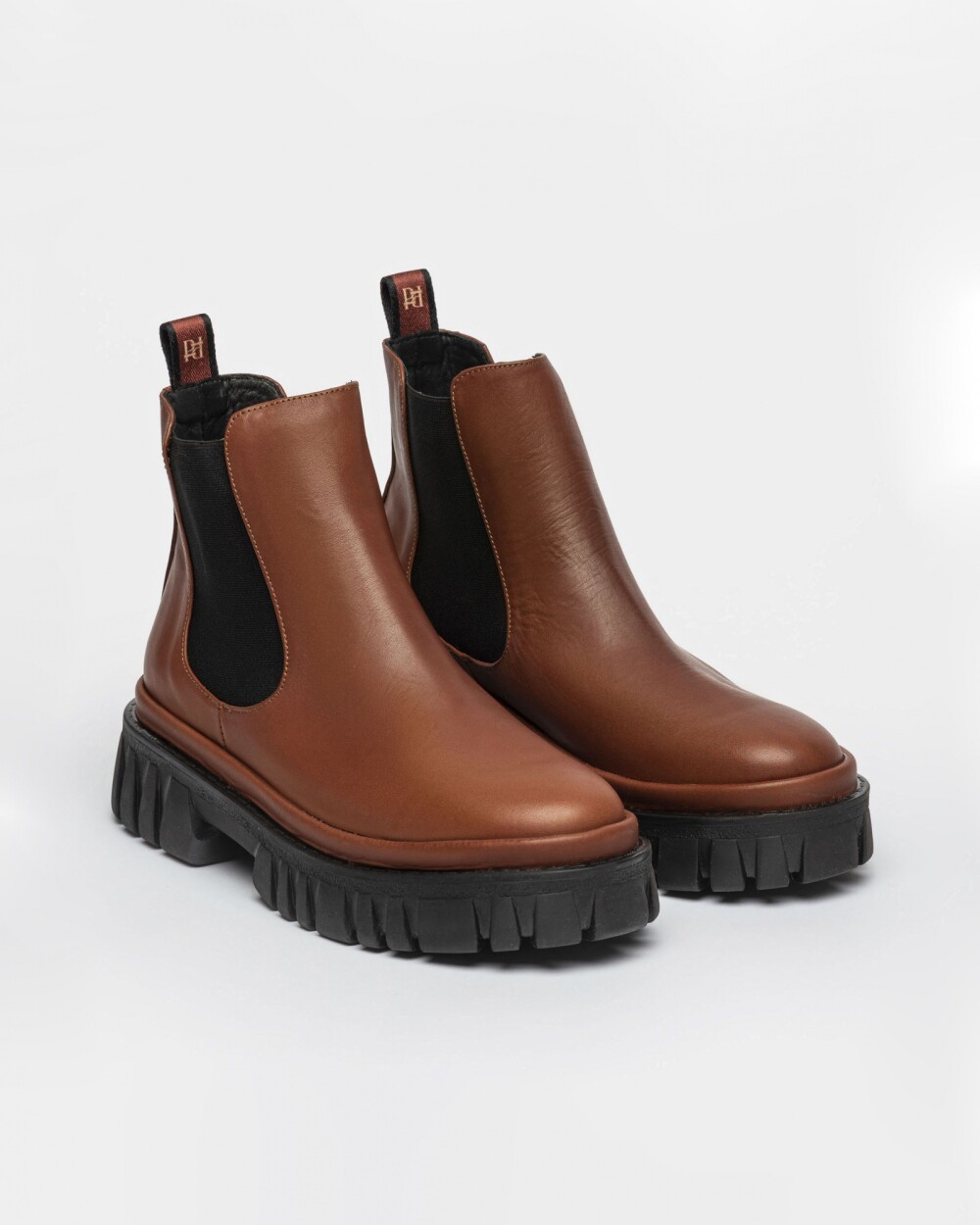 Bota Caña Corta Lina En Cuero Liso Tabaco