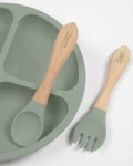 Set Epiphany de plato y cubiertos de silicona verde y madera