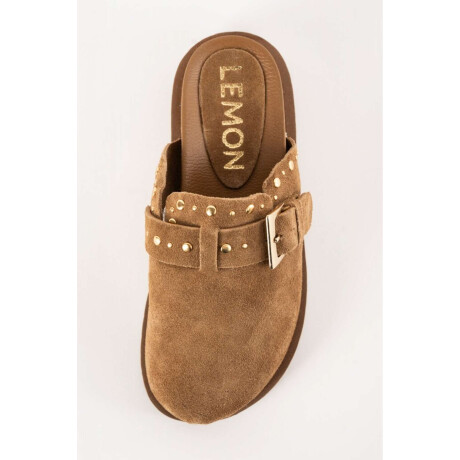 Zueco Gamuza Con Tachas Camel