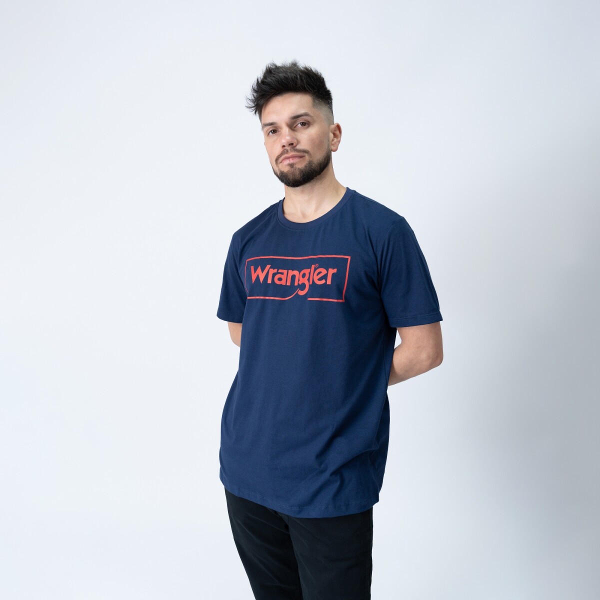 Remera Wrangler de Hombre - LOGO T-SHIRT - WM5500URMA - Sin color 