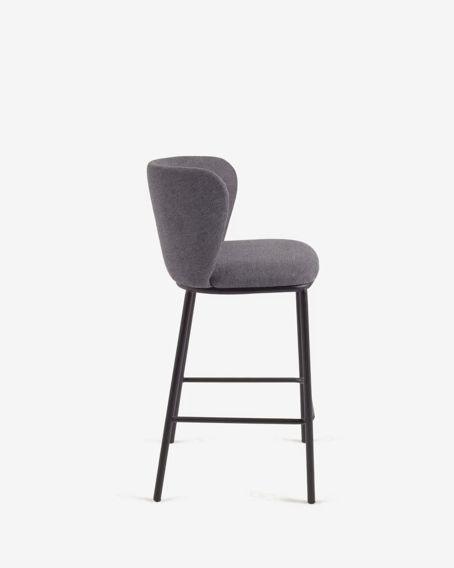 Taburete Ciselia de chenilla gris oscuro y patas de acero con acabado negro altura 65 cm