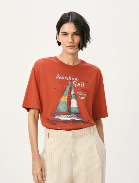 CAMISETA CON ESTAMPA MODELO OVERSIZE ROJO