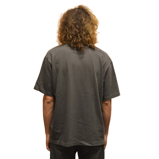 Remera La isla x La Vela - Ñata Bordada Remera La isla x La Vela - Ñata Bordada