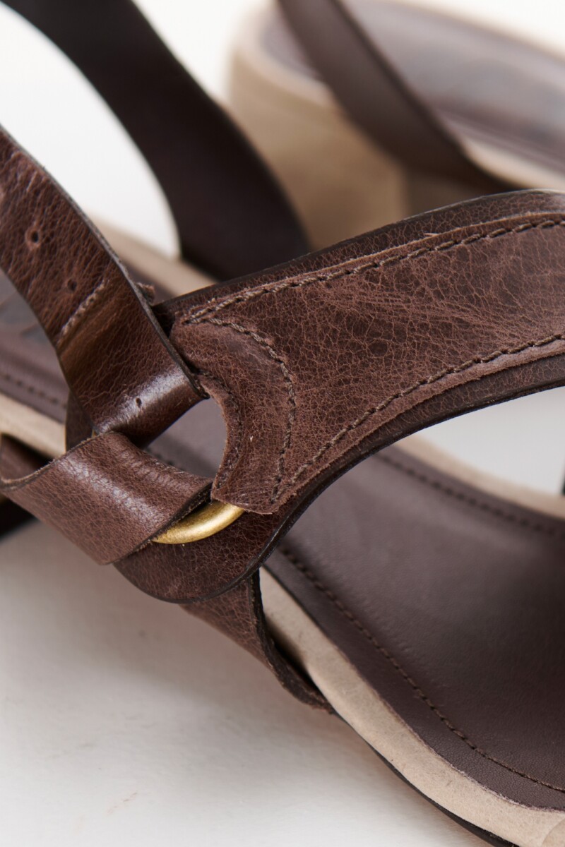 SANDALIA ICONO MARRON