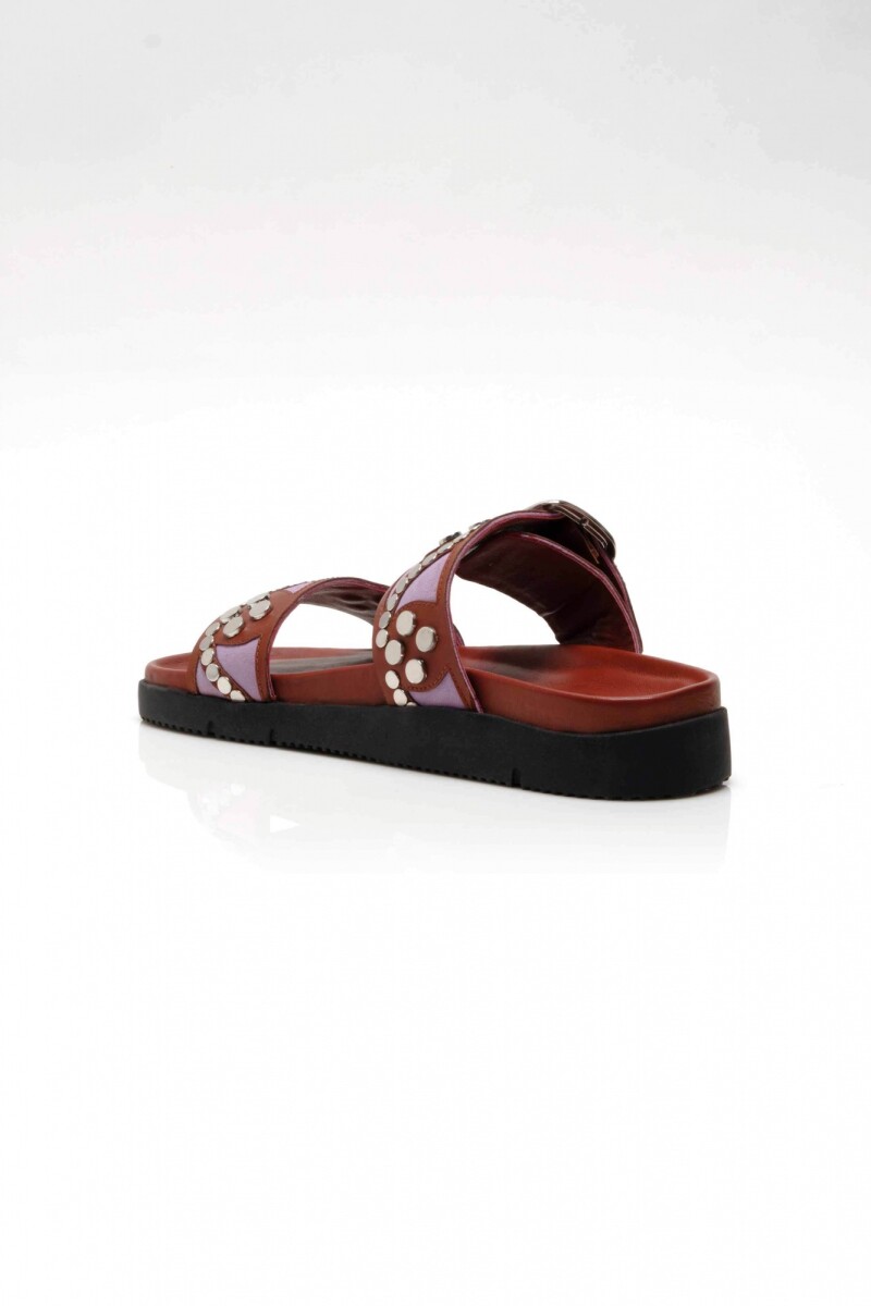 REVELRY STUDDED SANDAL Rojo