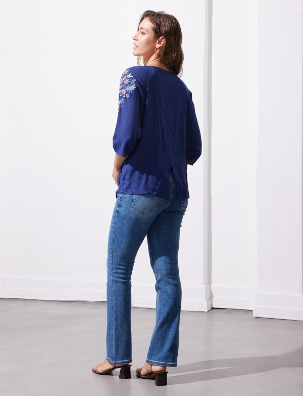 Blusa Bordada AZUL