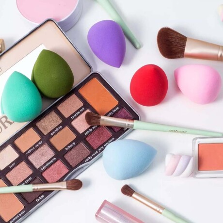 Set Maquillaje 8 Brochas y Pinceles con Estuche + Esponjas Plateado