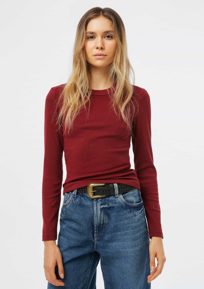 CAMISETA BÁSICA EN TELA ACANALADA - BORDEAUX 