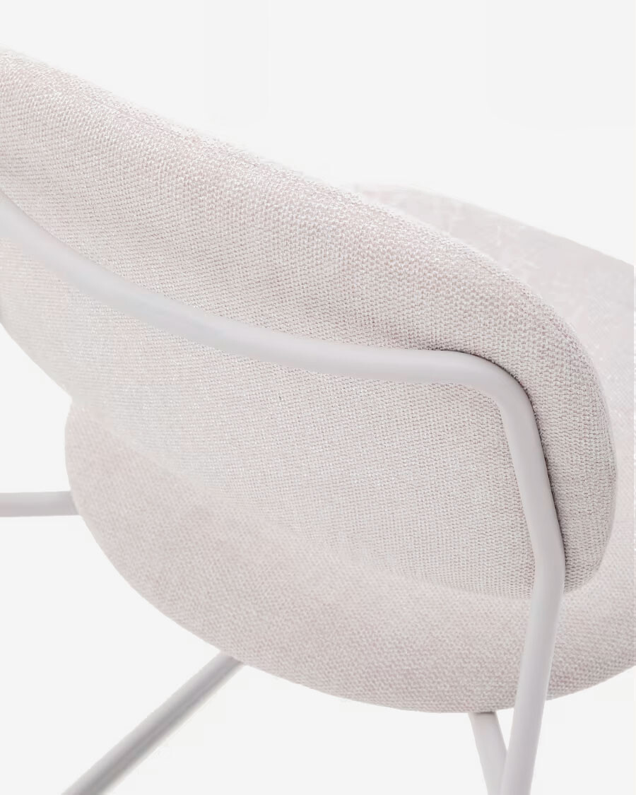 Silla apilable Meli de chenilla beige y patas de metal beige FSC Mix Credit chenilla beige y patas de metal beige