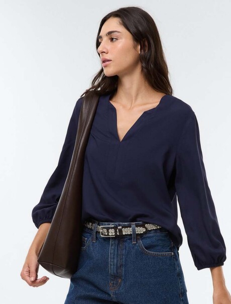 BLUSA DE MANGA TRES CUARTOS EN VISCOSA AZUL