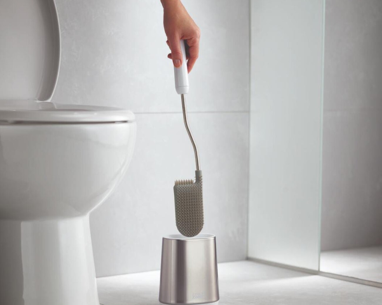 Cepillo de Inodoro Flex™ Lite Steel – Acero Inoxidable Joseph Joseph Cepillo de Inodoro Flex™ Lite Steel – Acero Inoxidable Joseph Joseph