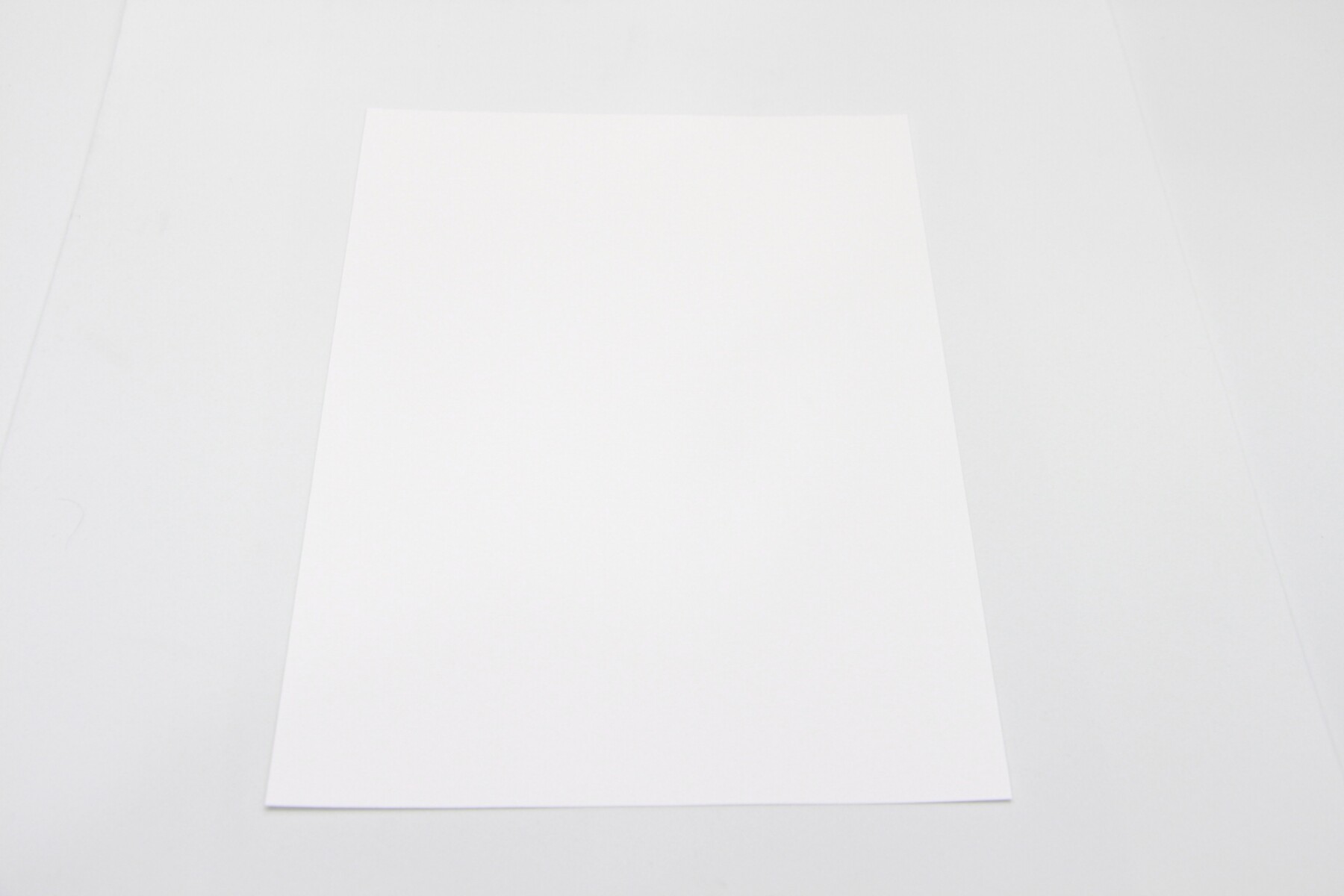 CARTULINA A4 TELADA 200 GRS - COLOR OPALINA 