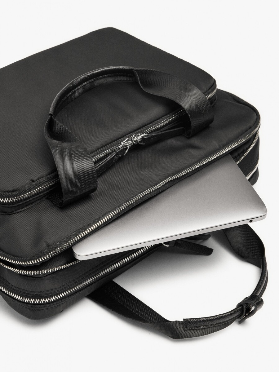 Bolso De Nylon Para Portátil Hasta 15" Repelente Al Agua negro