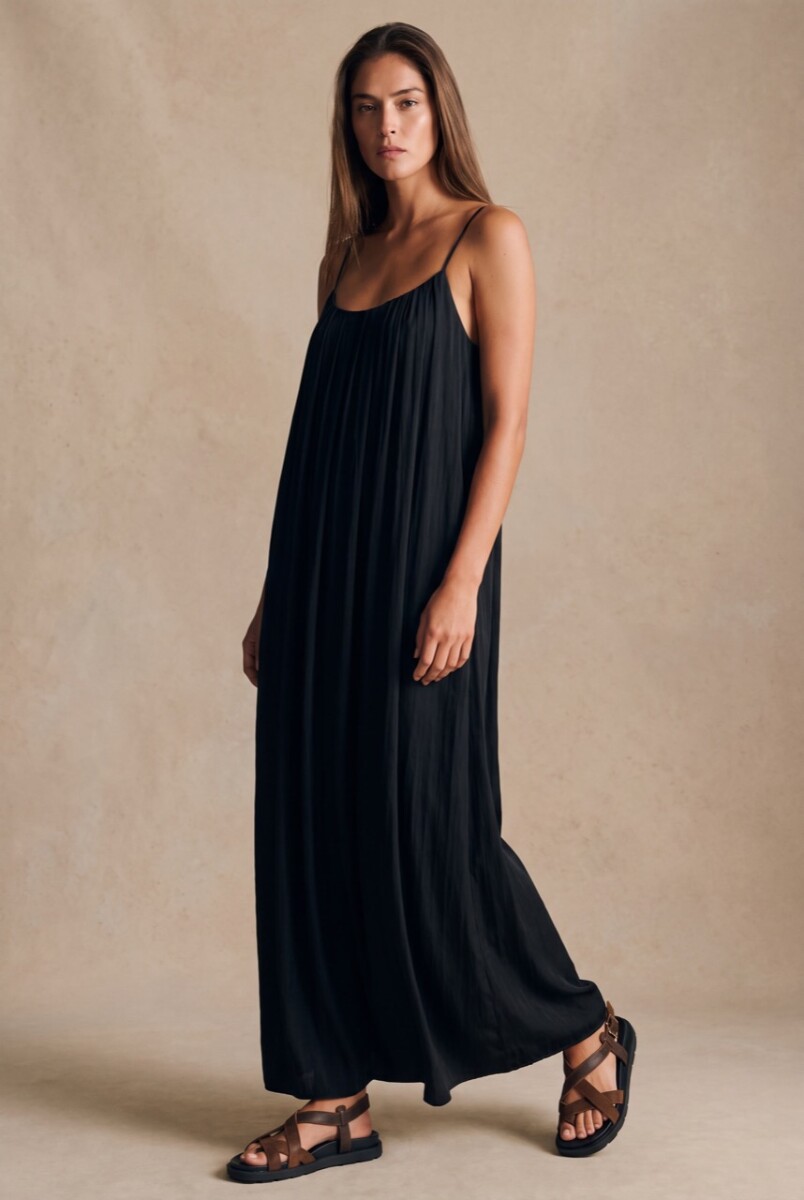 Vestido Con Tableados - Negro 