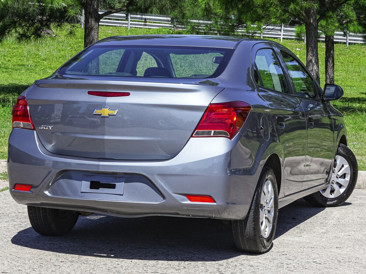 Chevrolet Joy Plus 1.0 Sedan Extra Full| Permuta / Financia Chevrolet Joy Plus 1.0 Sedan Extra Full| Permuta / Financia
