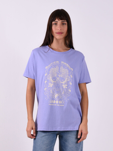 REMERA FOCUS LILA