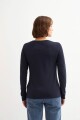 Remera con bolsillos y ojalillos azul marino
