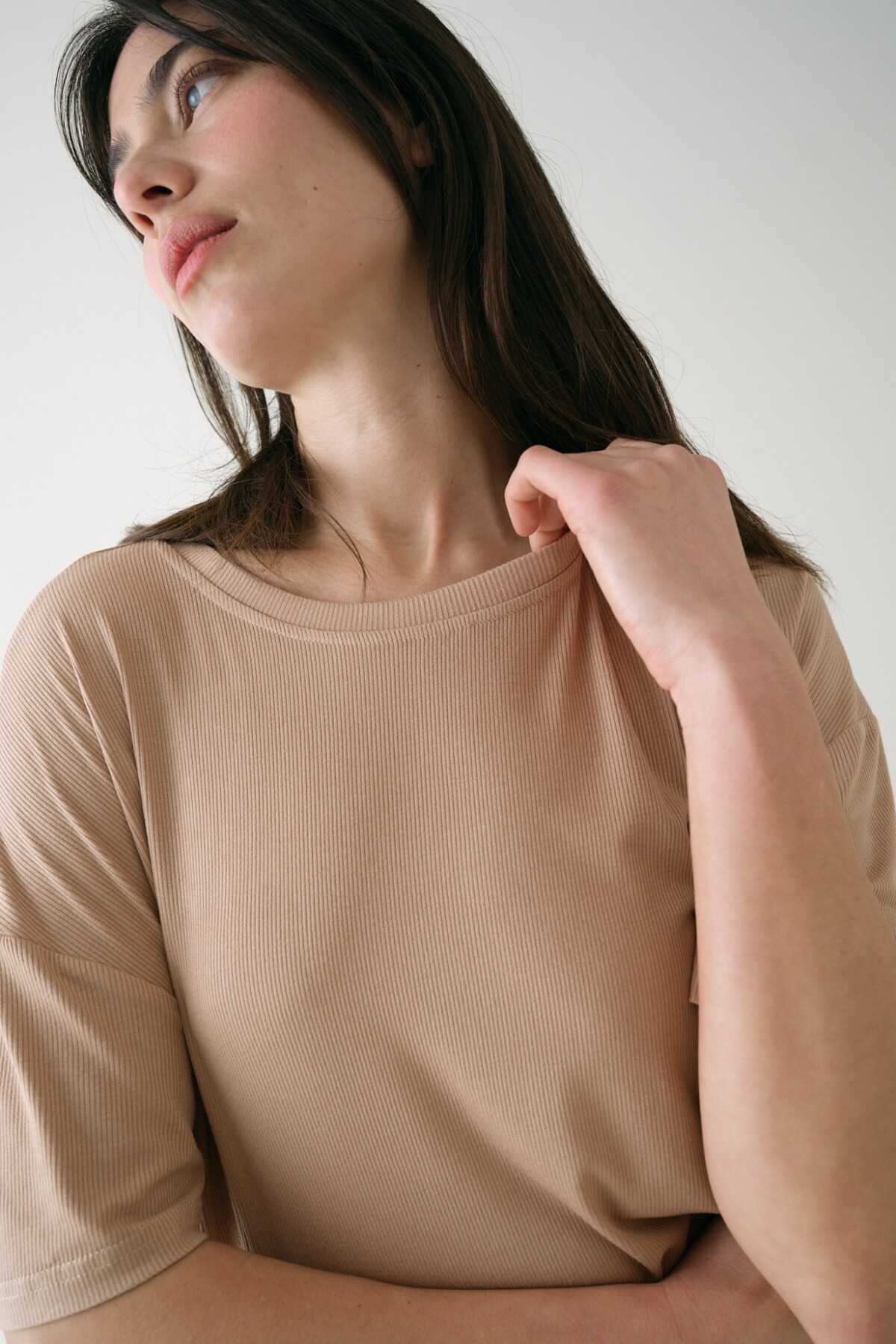 Remera Boxy Rib Tostado