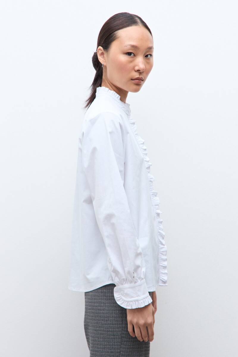 Camisa con volados crudo