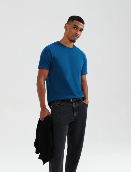 CAMISETA BÁSICA UNISSEX REGULAR WORLD AZUL