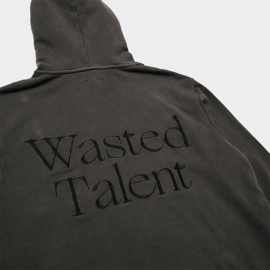 Remera Wasted Talent Bellavista Hood Negro