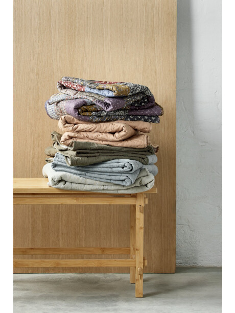 Manta throw acolchada VALMUE 130x180 azul Manta throw acolchada VALMUE 130x180 azul