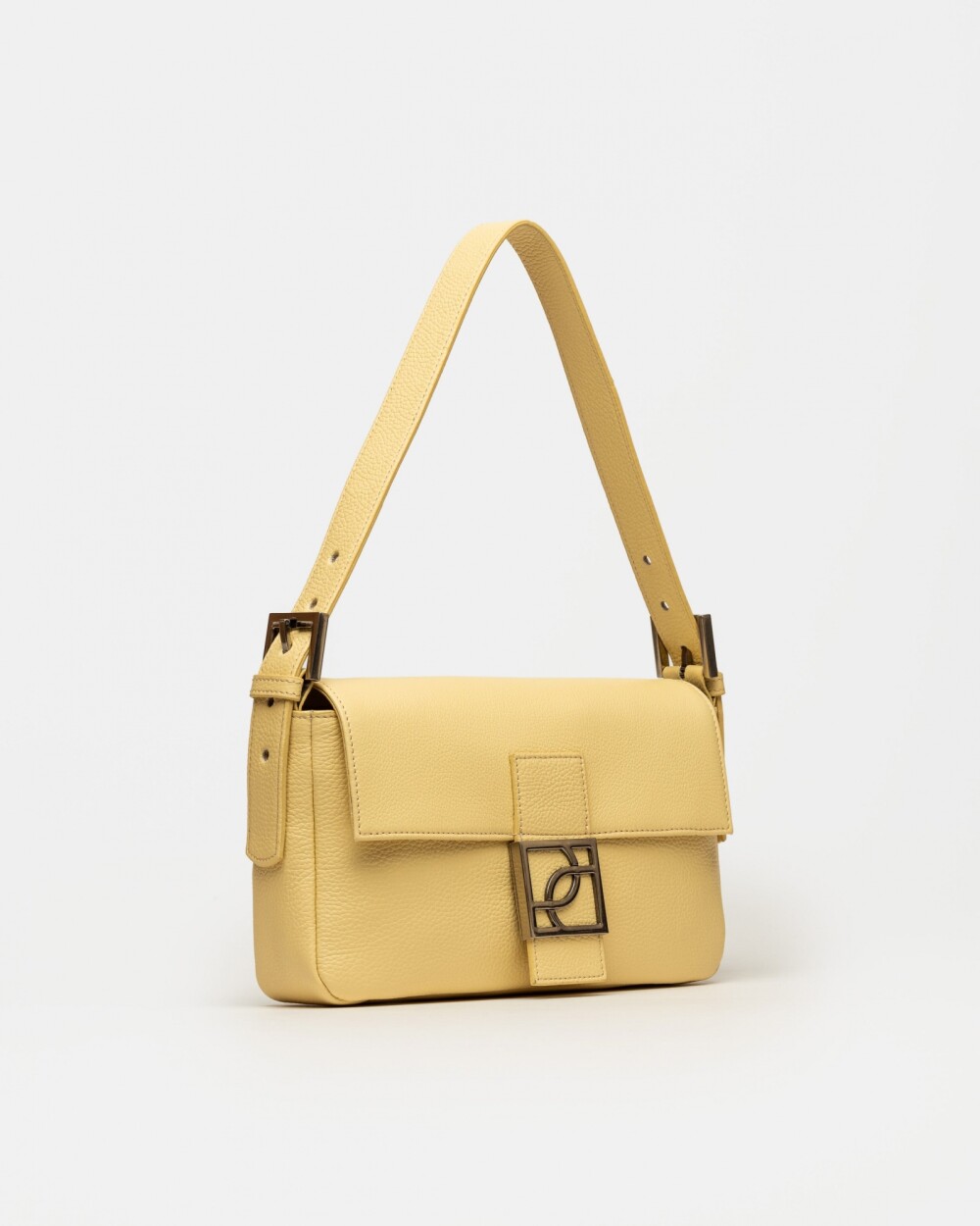 Cartera al hombro Signature en cuero graneado Vainilla