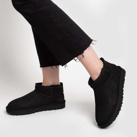 Botas UGG Classic Ultra Mini Negro Mini Negro