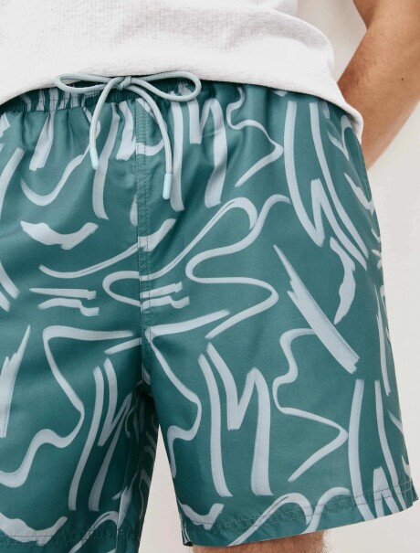 SHORT ESTAMPADO CON SUSPENSOR VERDE
