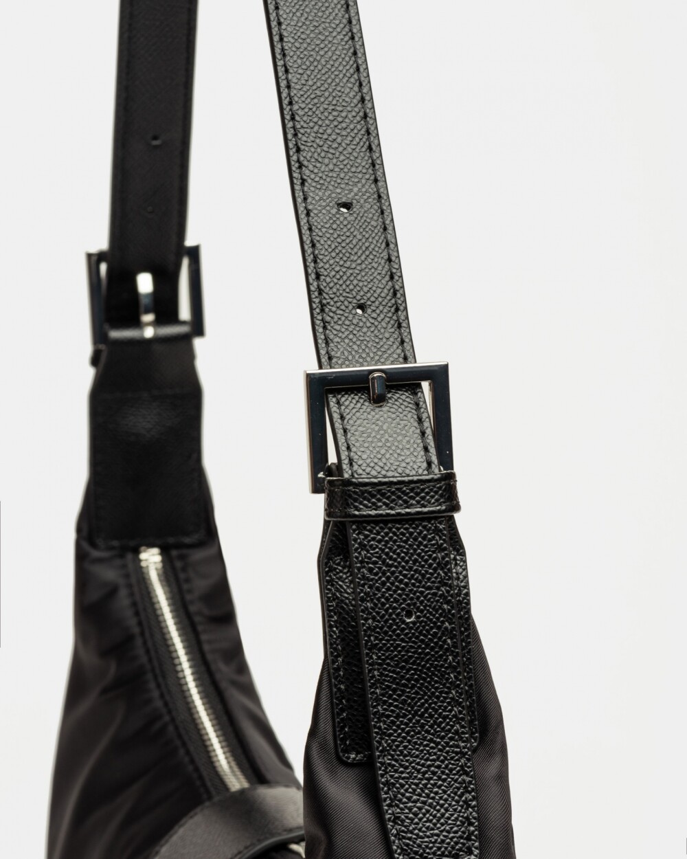 Bolso Signature en nylon Negro