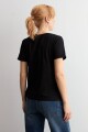 Remera escote en V negro