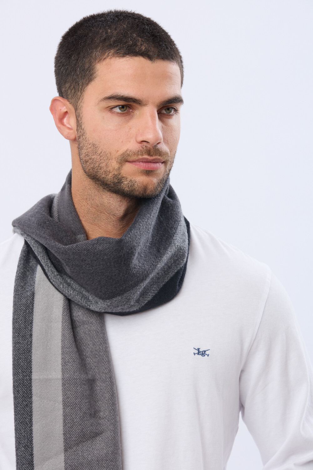 BUFANDA TEJIDA A CUADROS Gris