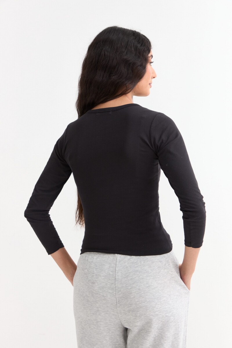 Remera m/l cuello a la base NEGRO