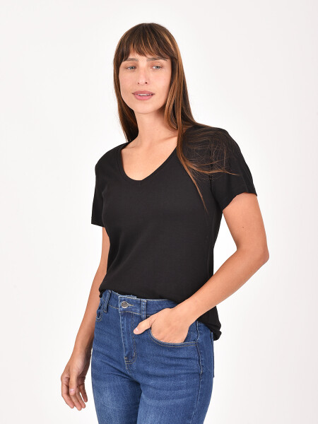 REMERA EMMA NEGRO