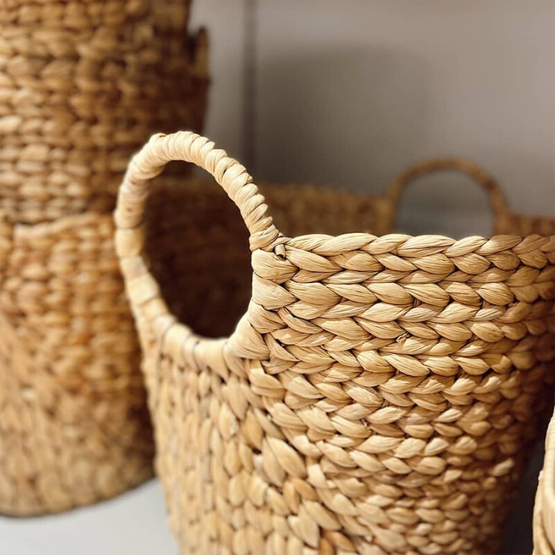 Cesta curva jacinto de agua con manijas Cesta curva jacinto de agua con manijas