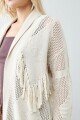 Ruana con flecos beige claro
