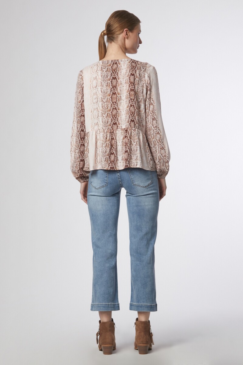 Blusa animal print con botones rosa