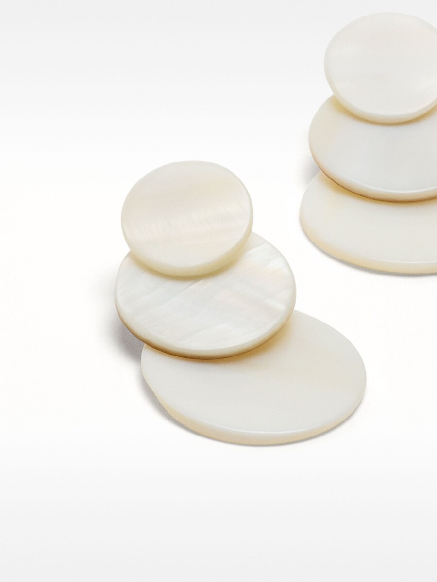 Pendientes Circulares Degradé Con Conchas blanco