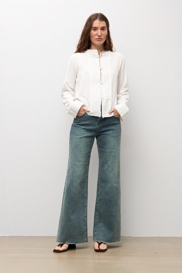 Blusa alamares blanco
