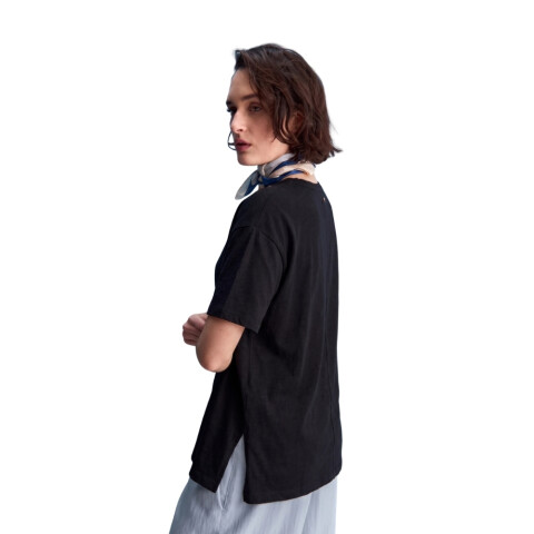 REMERA BEENDICT S-3XL NEGRO