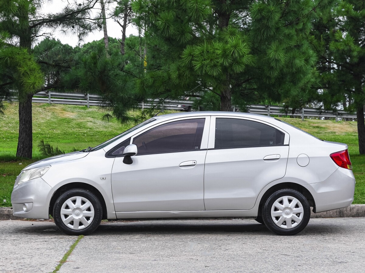 Chevrolet Sail LT 1.4 Extra Full| Permuta / Financia Chevrolet Sail LT 1.4 Extra Full| Permuta / Financia