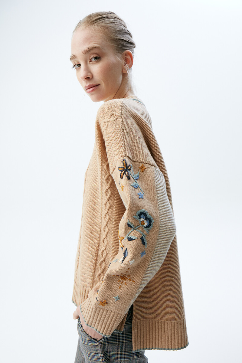 Nuevo Sweater Camelia - Beige 