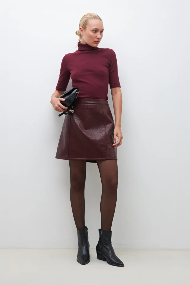 Minifalda eco-cuero bordo