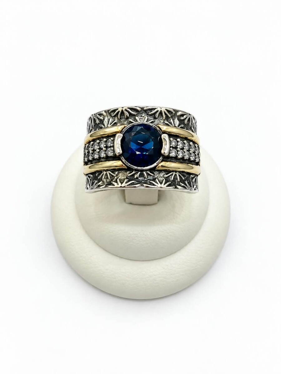 Anillo con zirconia azul 